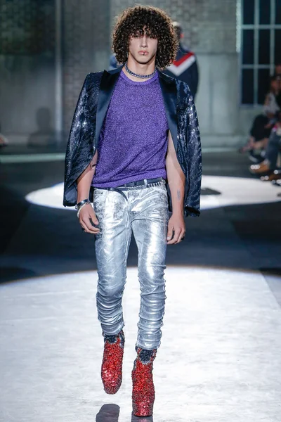 Look 15